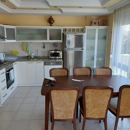 Dinek Mahallesi,eski Antalya Yplu Cad.,uygun Cleopatra 3 Sitesi No:59 Blok:e Daire:2 * Alanya