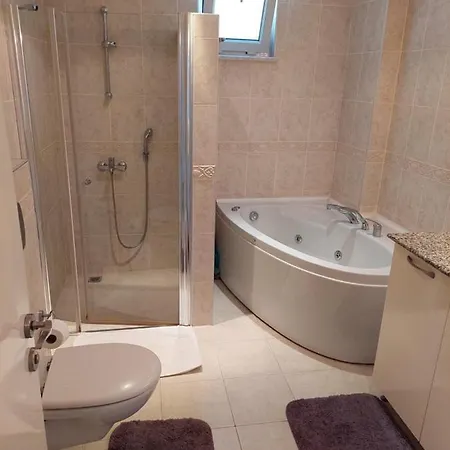 Dinek Mahallesi,eski Antalya Yplu Cad.,uygun Cleopatra 3 Sitesi No:59 Blok:e Daire:2 Daire *
